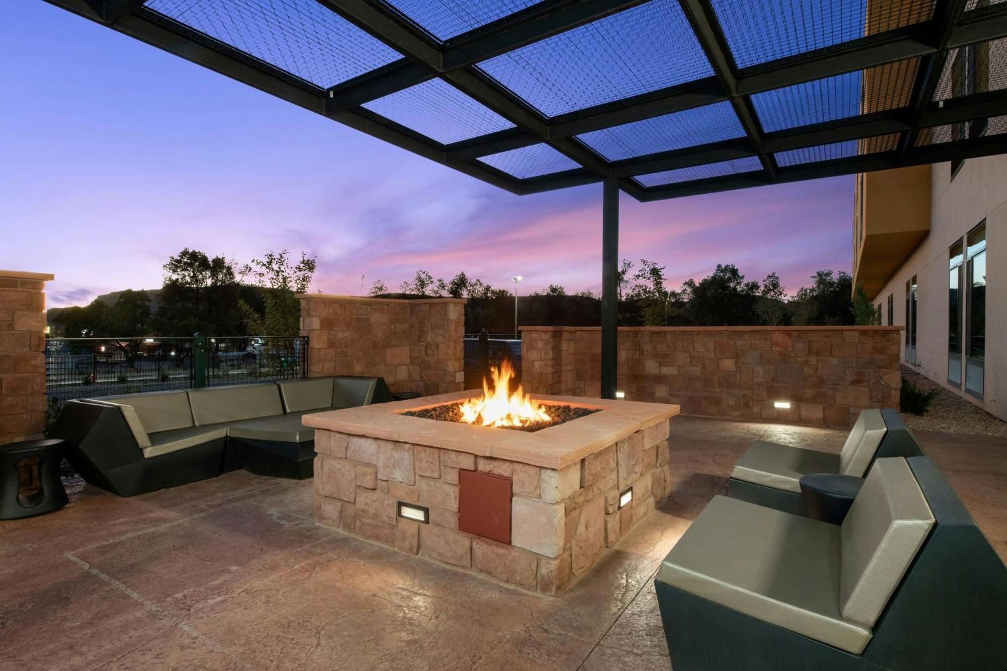 Springhill Suites By Marriott Kanab Bagian luar foto