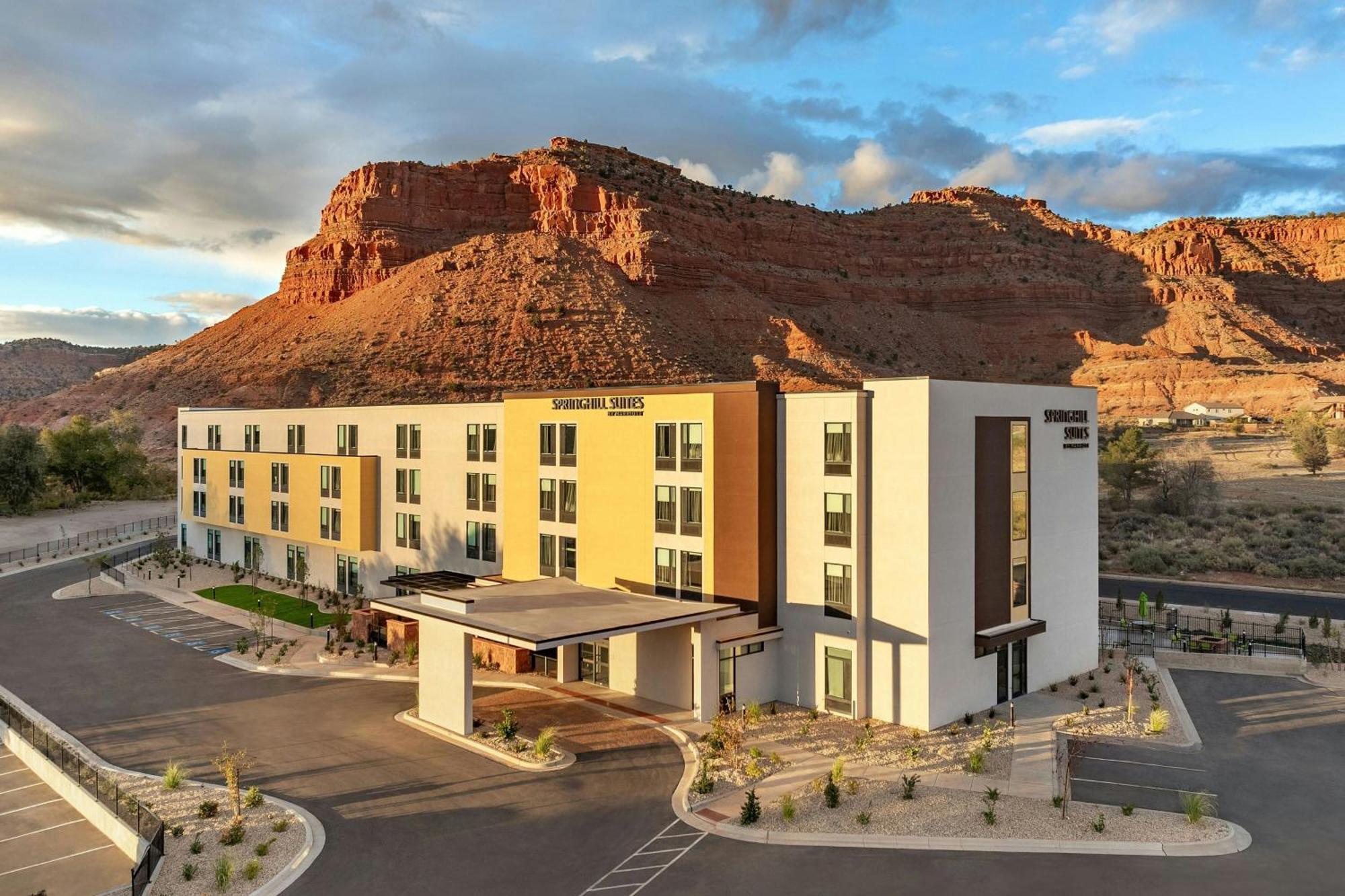 Springhill Suites By Marriott Kanab Bagian luar foto